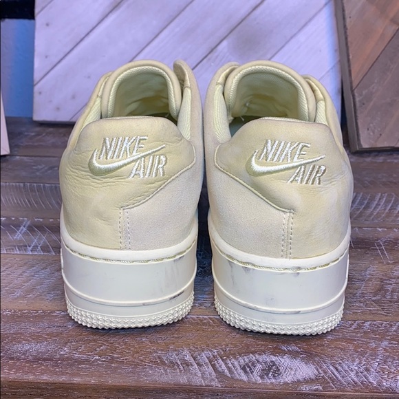 Nike - Picture 3 of 7